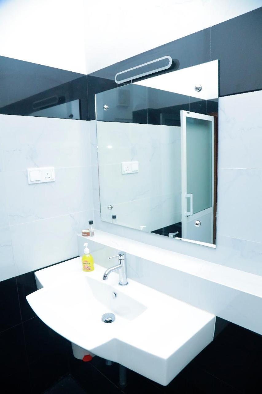 Star Rain Tour Inn Ratnapura Esterno foto