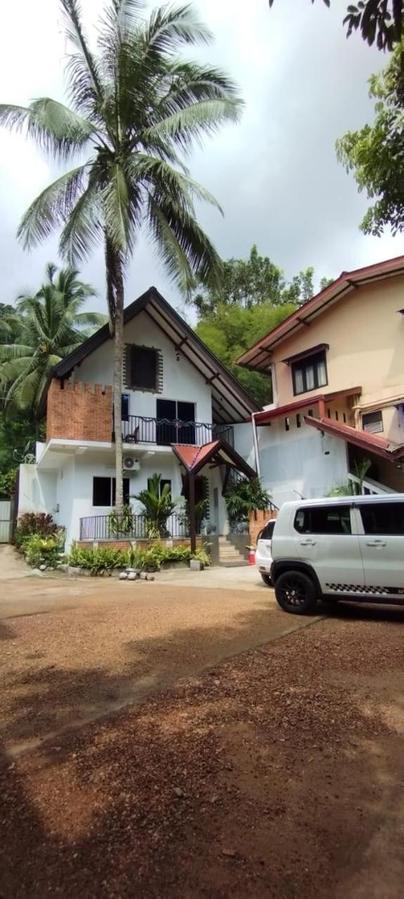 Star Rain Tour Inn Ratnapura Esterno foto